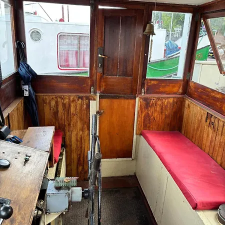 Appartamento Cozy, Characterful Authentic Houseboat Amsterdam